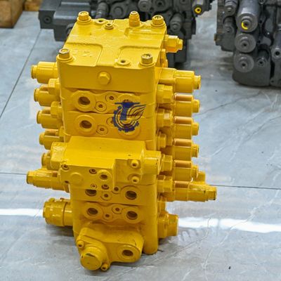 723-24-10803 723-24-10801 723-24-10800 Komatsu D61EX-12 BULLDOZERS এর জন্য হাইড্রোলিক প্রধান নিয়ন্ত্রণ ভালভ নির্মাণ যন্ত্রপাতি যন্ত্রাংশ আফটারমার্কেট উচ্চ মানের আসল